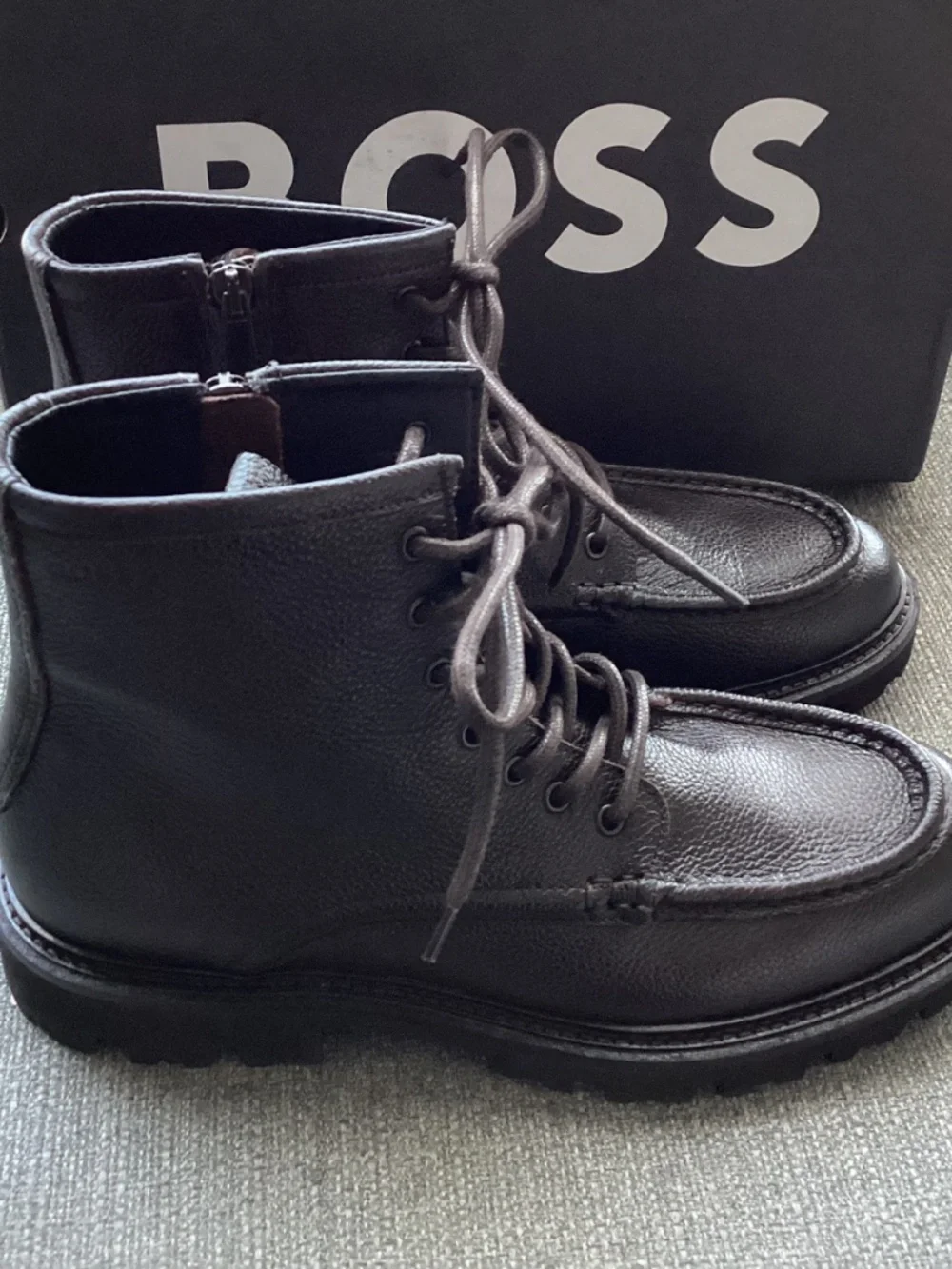 Boss 10 dark